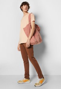 DOCKERS SMART SUPREME FLEX SKINNY - Chinos - emperador
