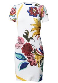 Robe blanche à manches courtes en tissu côtelé avec un grand imprimé floral en rouge, rose, jaune et bleu, présentant une silhouette ajustée et un col rond.