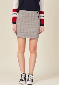 BONOBO Jeans ENG ANLIEGENDER  MIT KNÖPFEN - Gonna a portafoglio - bleu marine