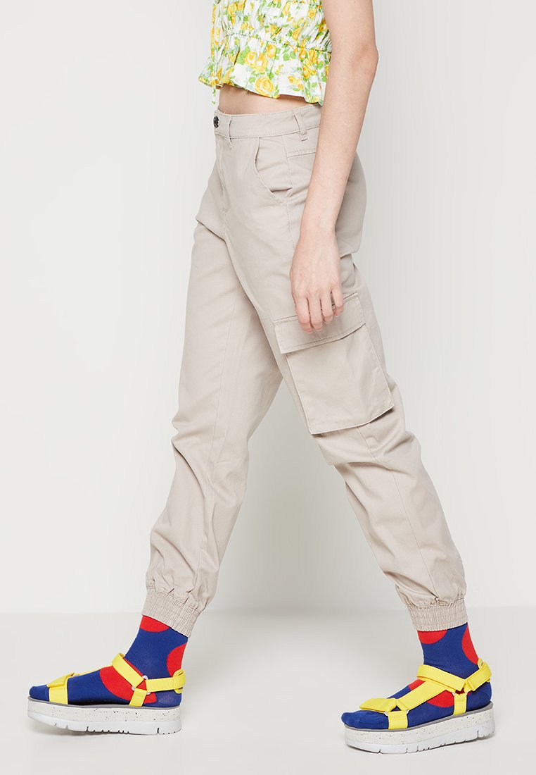 REGULAR FIT