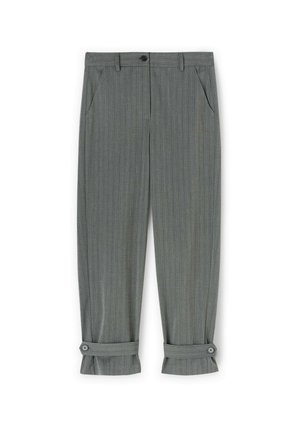 Pantaloni a strisce grigie con vestibilità rilassata, dotati di orli arrotolati fissati con bottoni e tasche frontali. Tessuto testurizzato.