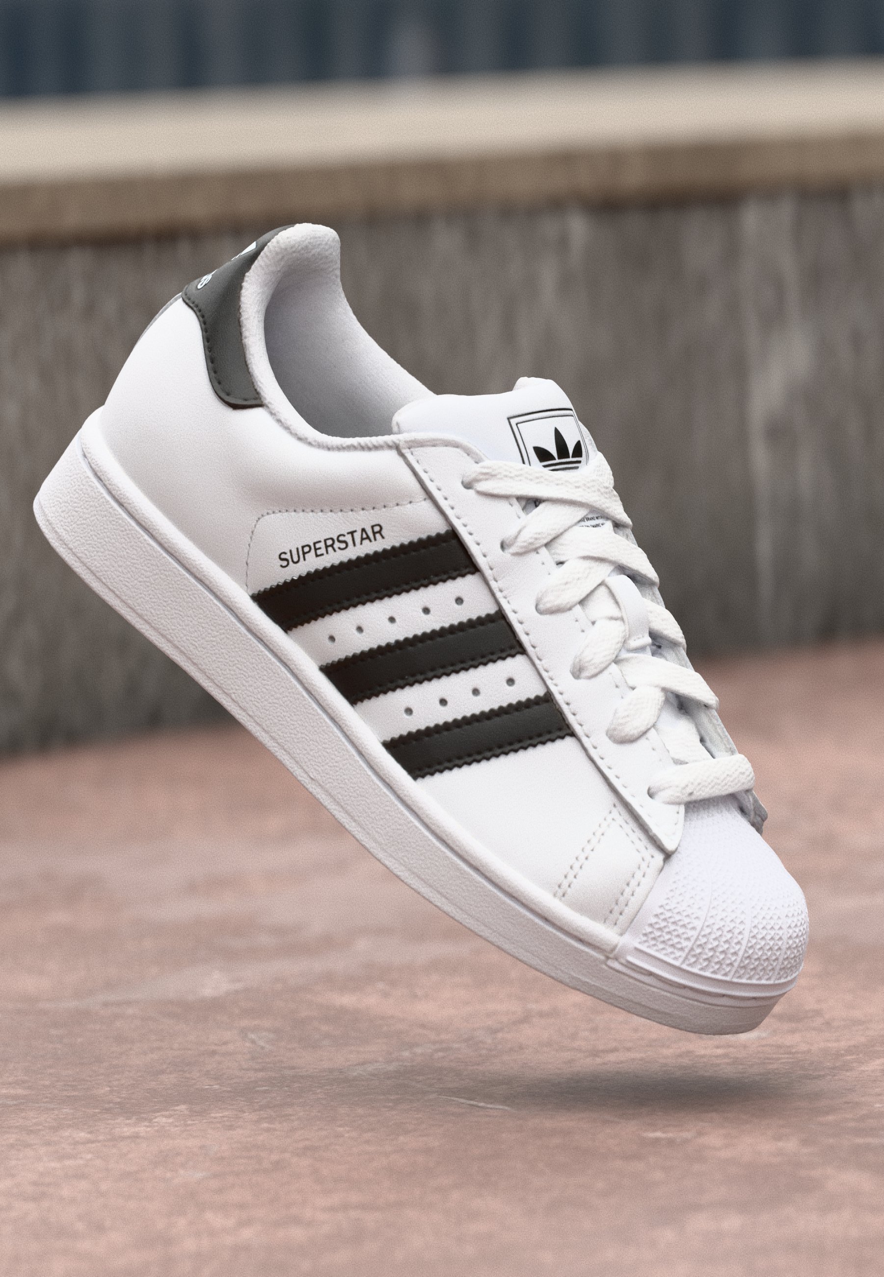 スニーカー [ADIDAS] SUPERSTAR II (White Black) SALE】【送料無料】ADIDAS SUPERSTAR II CLOUD WHITE/CORE BLACK