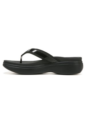 Sort platform flip-flop sandal med tyk polstret sål, blank flip-flop rem og afrundet hæl, vist fra siden på hvid baggrund.