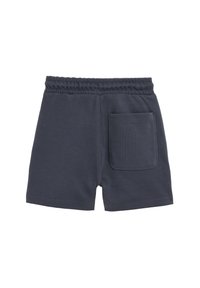 Námořnické modré šortky s elastickým pasem, plochou texturou a jednou zadní kapsou. Jednoduchý design bez vzorů nebo dekorací.