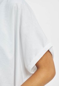 DEF MANI - Lihtne T-särk - white