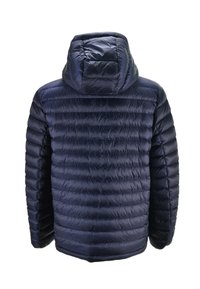 Giacca puffer blu navy con cappuccio, caratterizzata da una texture trapuntata e cuciture orizzontali, realizzata in un materiale lucido e leggero.