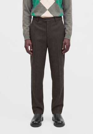 CLOSED, FAIRPORT RELAXED - Pantalon classique - espresso brown