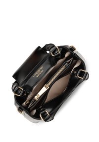 Borsa a mano in pelle nera con dettagli dorati, dotata di una tasca con zip e due scomparti interni. Finitura liscia, forma strutturata e manici robusti.