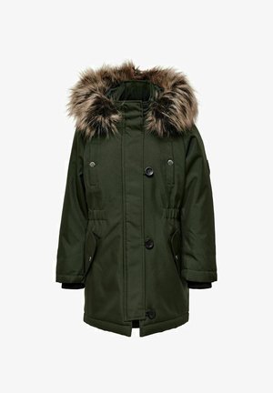 Parka verde con cappuccio foderato in pelliccia sintetica, bottoni a pressione anteriori, tasche laterali e cintura in vita per una vestibilità regolabile.