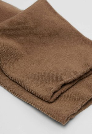 Braune Baumwollsocken, weiche Textur, geripptes Muster, ordentlich gefaltet, um Details und Farbvariationen auf der Stoffoberfläche zu zeigen.