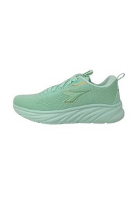 Scarpa da corsa di un verde menta chiaro con tomaia in tessuto testurizzato, punta arrotondata, suola imbottita e un logo decorativo sottile in oro.