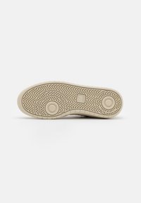 Veja V-12 - Sapatilhas - tent/white