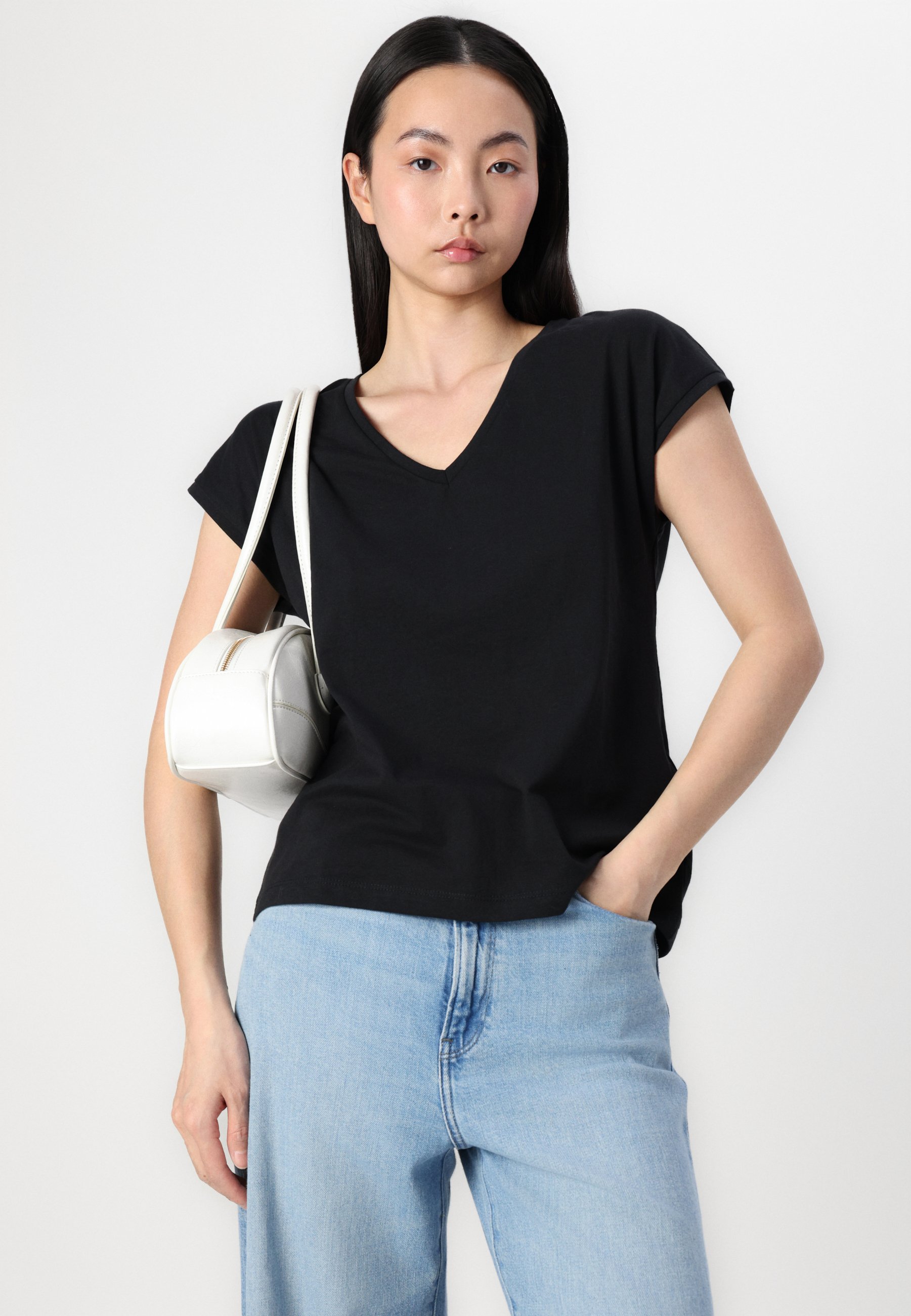 VERO MODA T-shirt Donna VMLuna SS – Scollo A V – Collezione Jrs Noos – Tessuto Sostenibile