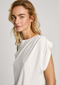 Pepe Jeans Marškinėliai su spaudiniu - mousse white