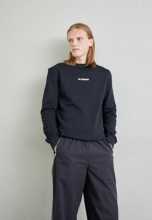 Han Kjøbenhavn BASIC LOGO CREWNECK UNISEX - Bluza