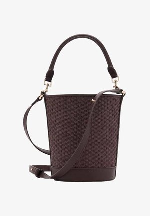 Sac seau marron foncé avec corps texturé, base lisse, poignée courte et longue bandoulière réglable.
