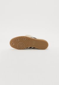 Thumbnail Image 5