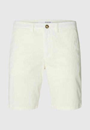 Pantalones cortos de algodón color blanco roto para hombre, con botón frontal y trabillas para cinturón, mostrados sobre un fondo liso.