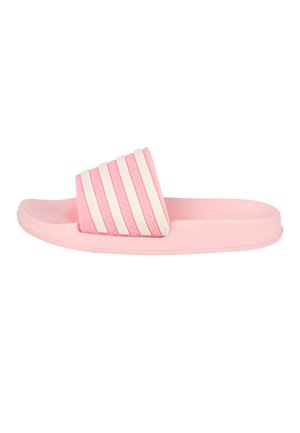 Sandalia tipo slide rosa claro con una tira ancha que presenta cuatro franjas diagonales blancas texturizadas sobre un fondo blanco.
