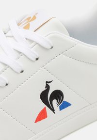 le coq sportif COURTSET 2 UNISEX - Baskets basses - optical white/tan