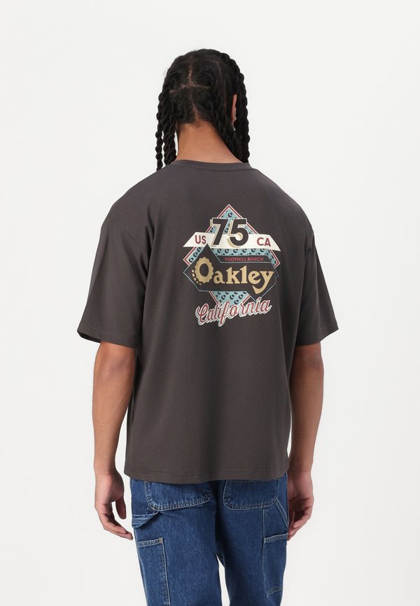 NEW RETRO TEE TRIANGLE - Print T-shirt