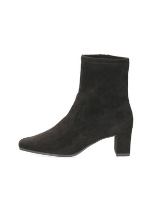 Chic bottine en suede noire avec un bout pointu, un talon bloc moyen et un design élégant mettant en avant une découpure latérale pour l'ornement.