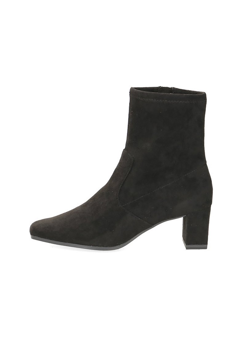 Chic bottine en suede noire avec un bout pointu, un talon bloc moyen et un design élégant mettant en avant une découpure latérale pour l'ornement.