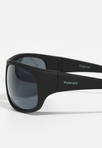 Polaroid UNISEX - Päikeseprillid - matte black