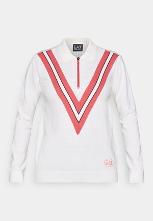 Polo de manga longa branco com um padrão de riscas em forma de V nas cores vermelha e preta, fechamento com zíper de um quarto e logótipo bordado na bainha.