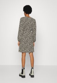 Modström ODAMD DRESS - Vestido camiseiro - black