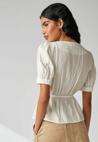 Next FRONT TEXTURED SHORT SLEEVE REGULAR FIT - Pusero - white