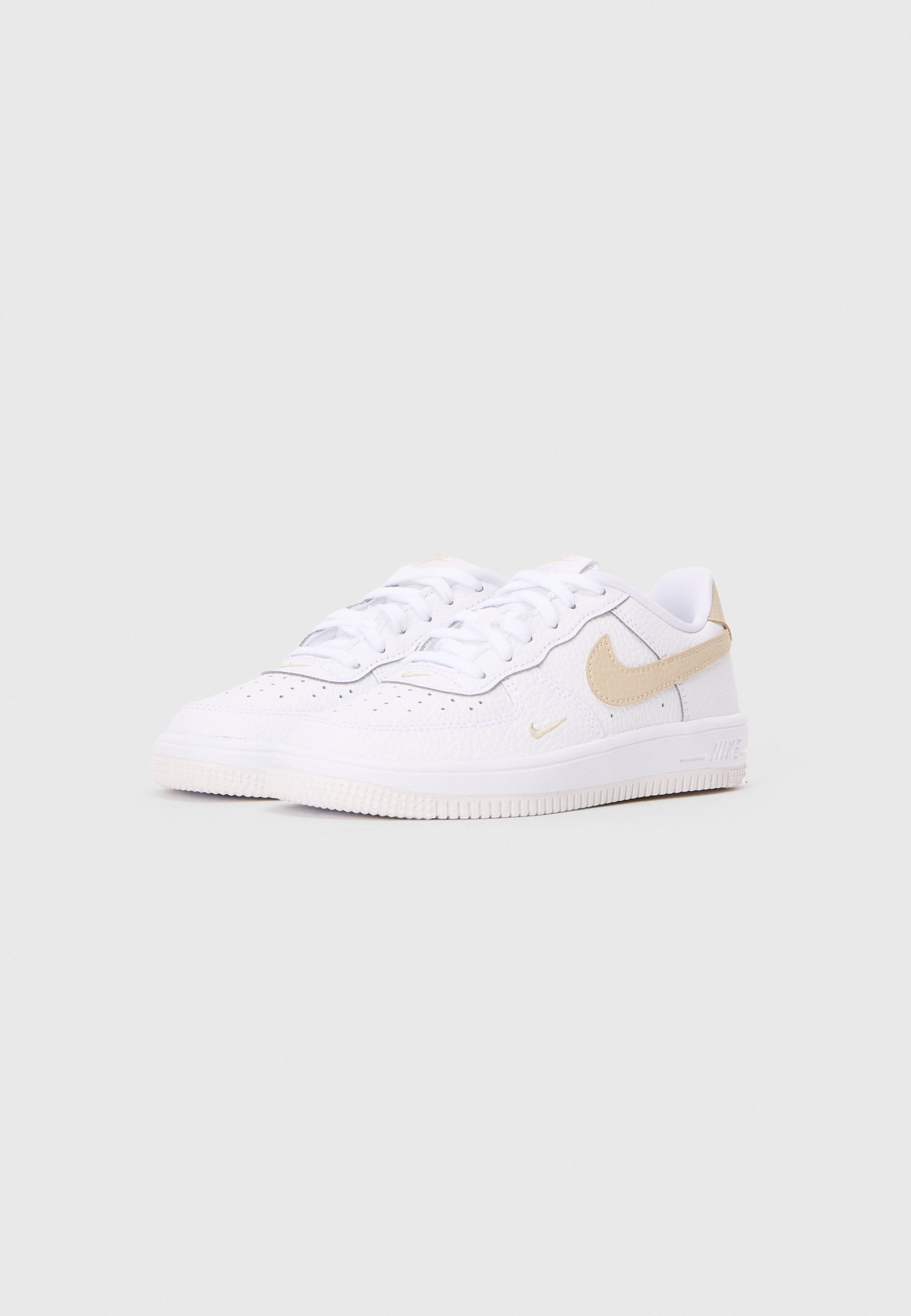 nike air force 1 essential white rattan
