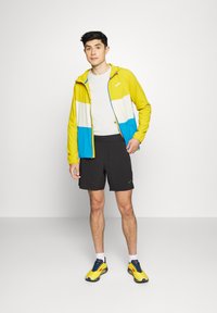 Brooks Sherpa 7" 2-in-1  - Träningsshorts - black