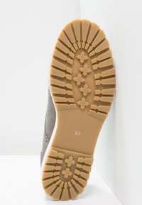 Pier One Zapatos de vestir - grey