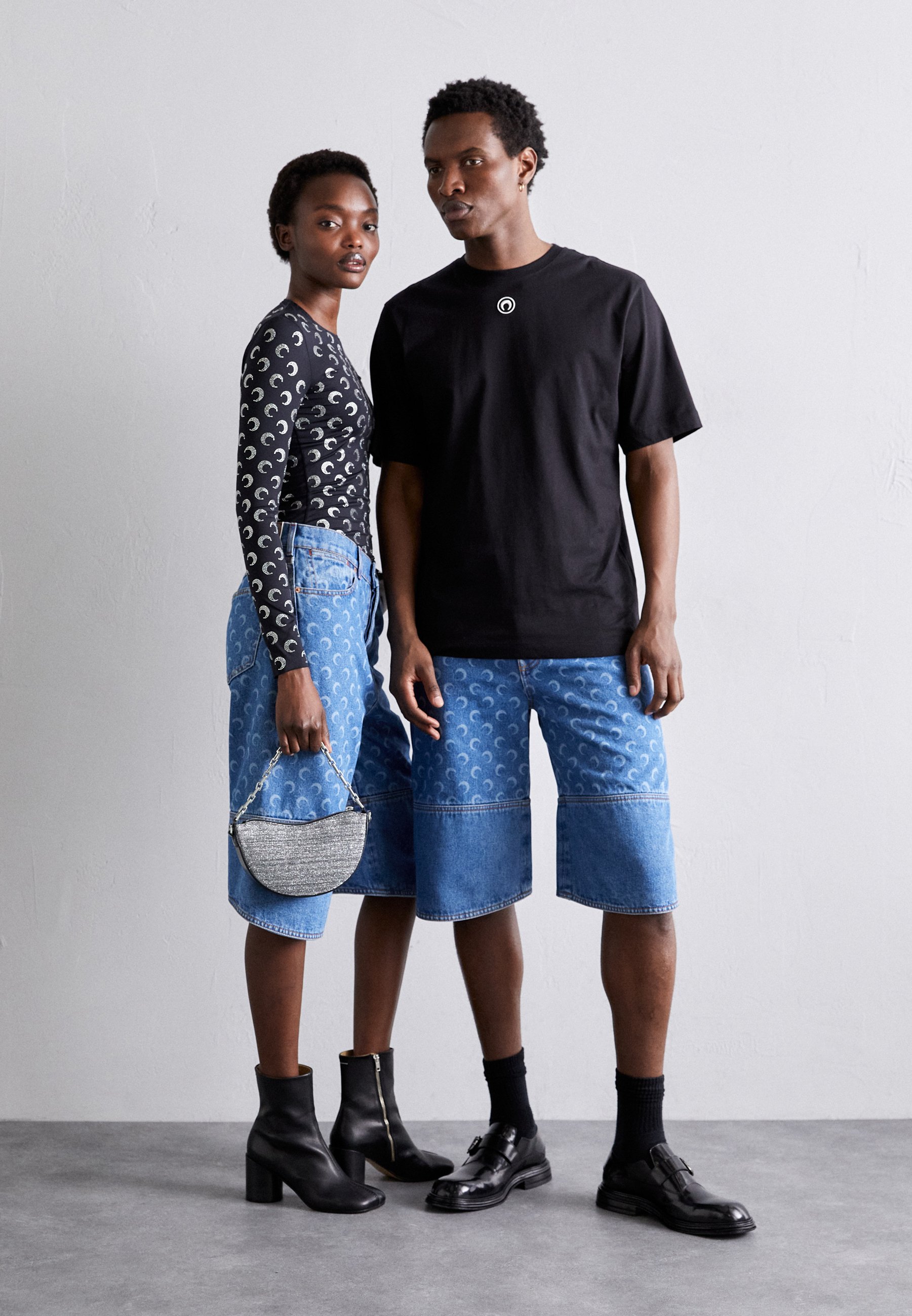 パンツ Marine Serre Moon Laser Denim Bermudas MARINE SERRE MOON BERMUDAS UNISEX - Denim shorts - light blue