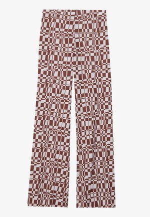 Pantalons à motifs marron et blanc avec une coupe évasée, présentant un motif en grille et une texture de tissu léger.