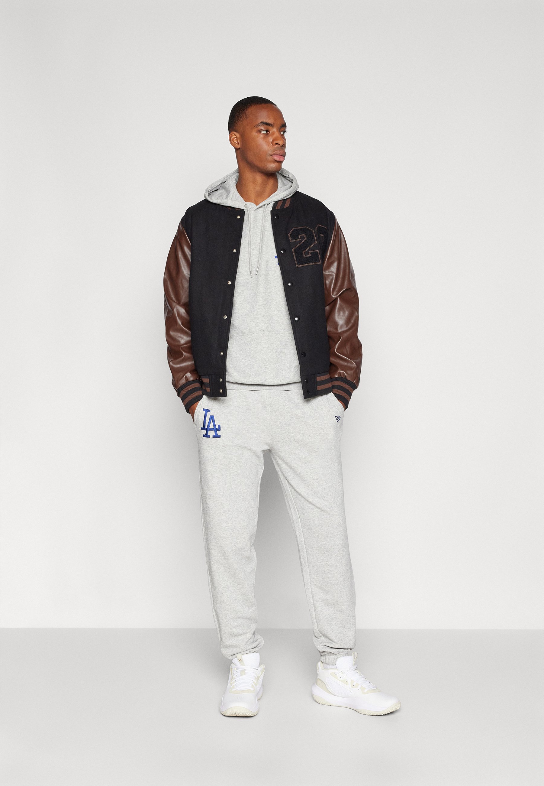 f31ea37f2377423d970a036b124642