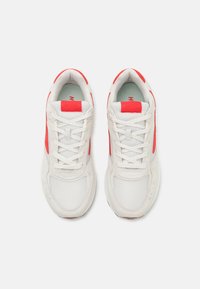 HI-TEC HTS74 SHADOW UNISEX  - Sneakers low - star white/red alert