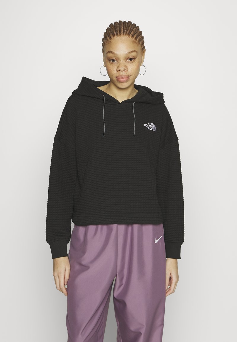 the north face essential hoodie in black