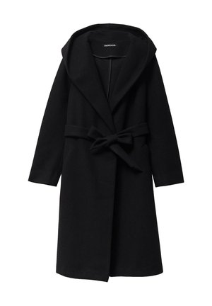 Schwarzer Wollmischungs-Mantel mit großer Kapuze, langen Ärmeln, offenem Frontbereich und Bindegürtel. Besitzt eine glatte Textur und minimalistisches Design.