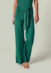 Unausgewählt, green