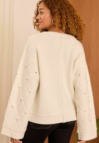 Love & Roses REGULAR FIT - V NECK DIAMANTE  - Vesta - ivory white