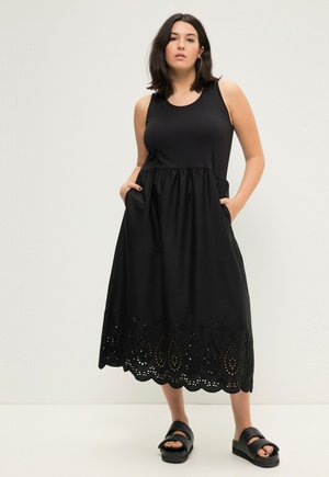 Studio Untold Denn aty - black