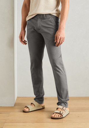 STIG SHAPED FIT LEG REGULAR LENGTH WELT POCKETS - Chinos - taupe