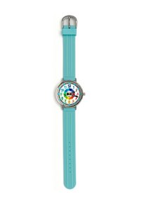 Montre colorée pour enfants avec un cadran rond, un bracelet en silicone bleu clair, de grands chiffres de différentes couleurs et un boîtier en métal argenté.