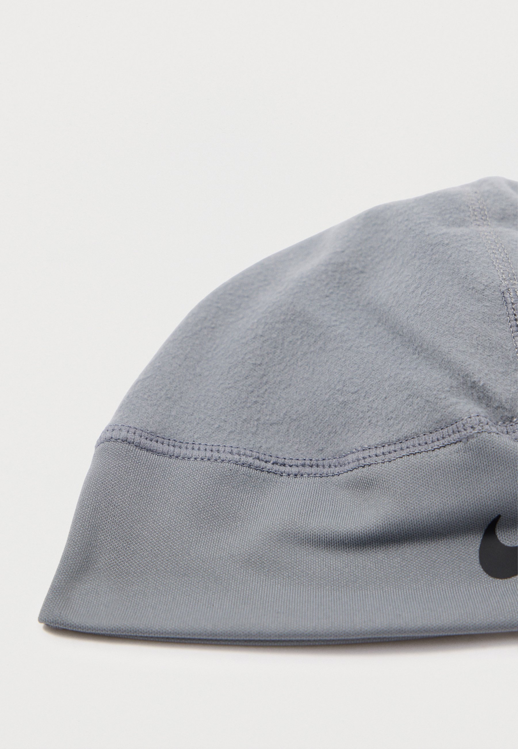 nike therma fit beanie