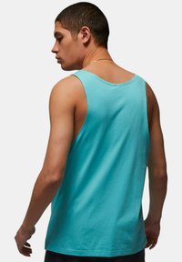 Jordan ESS STMT TANK - Toppi - green sea