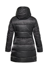 Cabană neagră căptușită cu glugă, având un design matlasat, textură netedă, panouri laterale din plasă și o siluetă ajustată.
