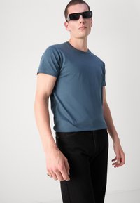 Mads Nørgaard THOR TEE - Jednoduché tričko - midnight navy