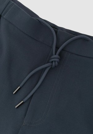 Reiss, REGULAR FIT - DECK DRAWSTRING CHINOS SHORTS . - Lühikesed püksid - airforce blue